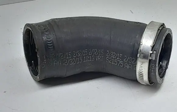 Volkswagen Golf VII Intercooler hose/pipe 04L145762E