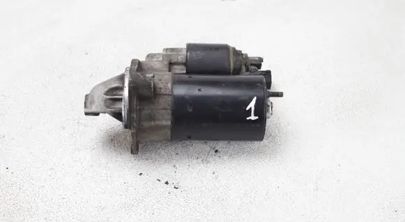 Volkswagen PASSAT B5.5 Starter motor 06B911023A