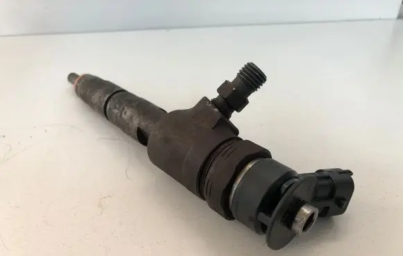 Peugeot 208 Fuel injector 0445110339 870689