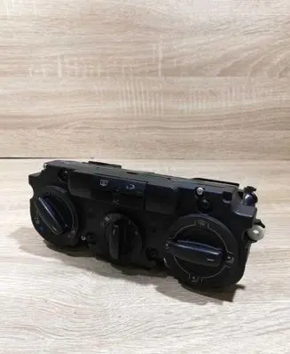 Volkswagen PASSAT B6 Climate control unit 3C1820045A
