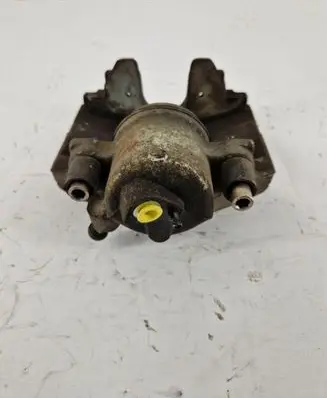 Volkswagen PASSAT B6 Front brake caliper 