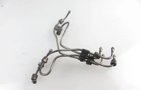 Mitsubishi Pajero Fuel injector supply line/pipe 