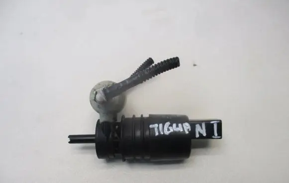 Volkswagen Tiguan Windscreen/windshield washer pump