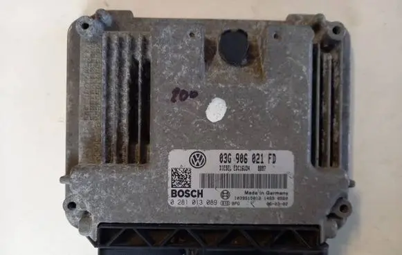 Volkswagen Golf V Engine control unit/module 03G906021FD 0281013089 1039S15013