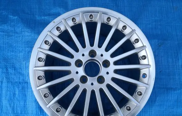 Mercedes-Benz E W211 R17 alloy rim A2114001802