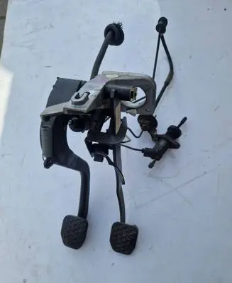 BMW X3 E83 Pedal assembly 2229128
