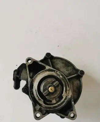 Audi A6 S6 C5 4B Vacuum pump 057145100C
