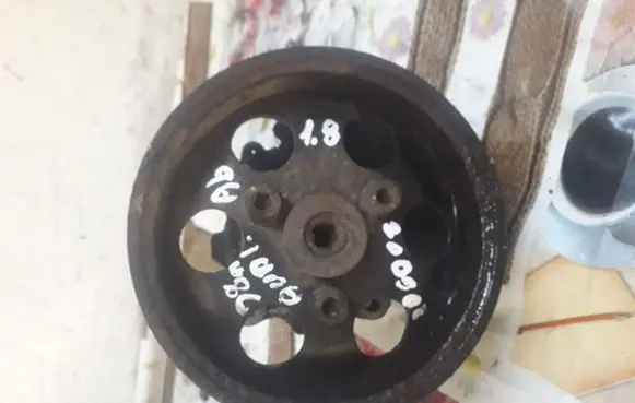 Audi A6 S6 C5 4B Power steering pump