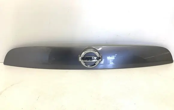 Nissan Juke I F15 Tailgate trim 908121KA1B