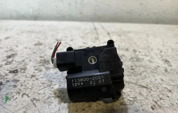 Toyota Corolla Verso AR10 Air flap motor/actuator 1138002051 2J27