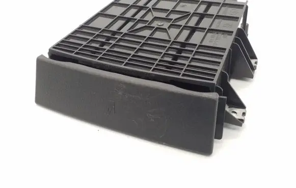 Cup holder front