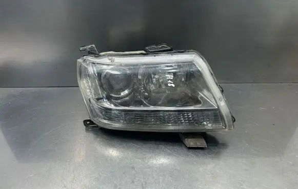 Suzuki Grand Vitara II Headlight/headlamp 10059083