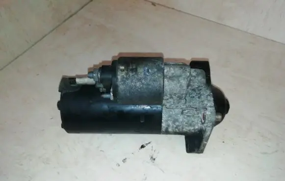 Volvo V70 Starter motor 0001100261