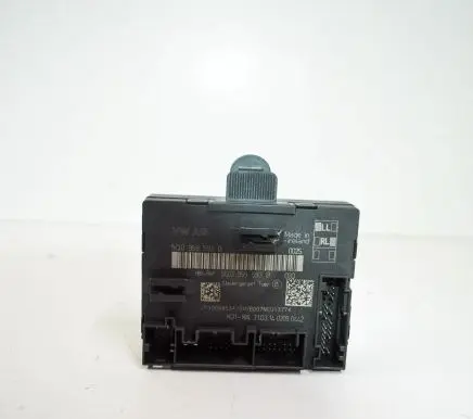 Audi A3 S3 8V Door control unit/module 5Q0959593B