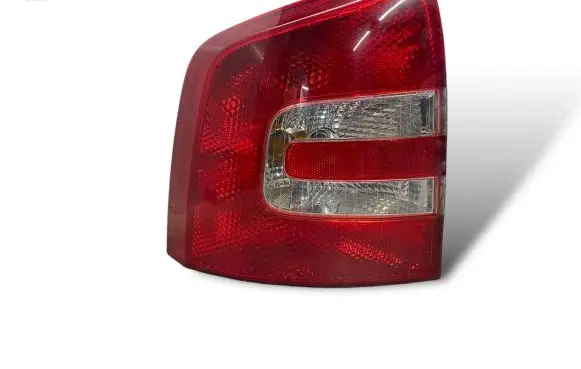 Skoda Octavia Mk2 (1Z) Rear/tail lights 1Z9945257