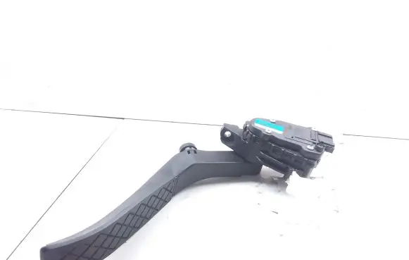 Volkswagen Touareg I Accelerator throttle pedal 7L6723507J 6PV00777026