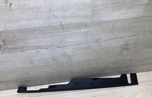 Audi A5 Fender end trim 8W6820582G