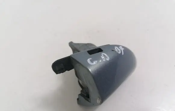 Volkswagen PASSAT B7 Front door handle cover 3C0837830