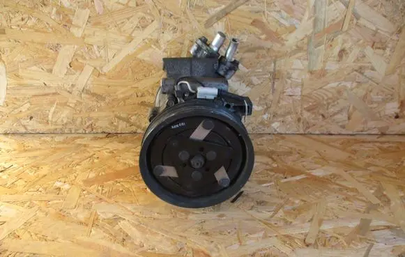 Renault Clio II Air conditioning (A/C) compressor (pump) 8200315744