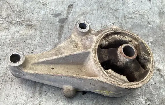 Opel Astra H Gearbox mount