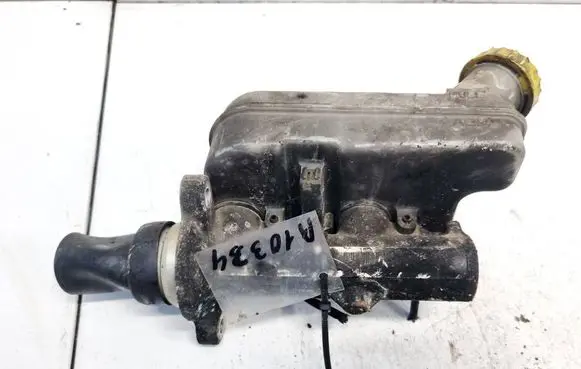 Chrysler Grand Voyager IV Master brake cylinder