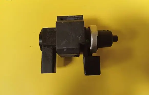 Audi A4 S4 B6 8E 8H Turbo solenoid valve 8E0906628 059906629A