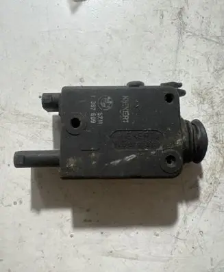 BMW 3 E36 Central locking motor 67111387609