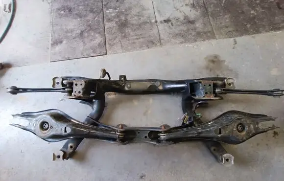Volkswagen PASSAT B8 Rear axle beam 3Q0505235M