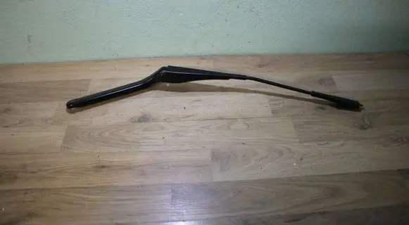 BMW 1 E81 E87 Front wiper blade arm 7169974