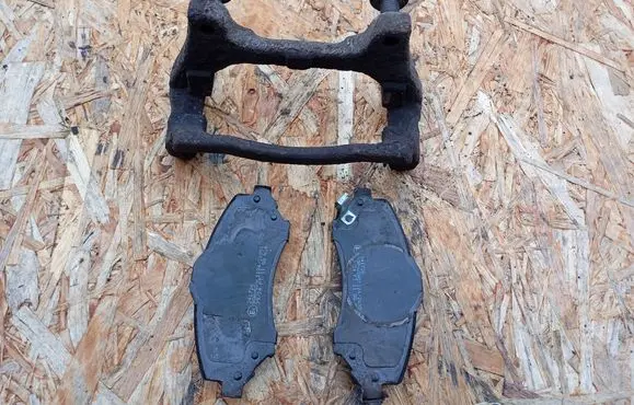 Dodge Journey Front Brake Caliper Pad/Carrier 