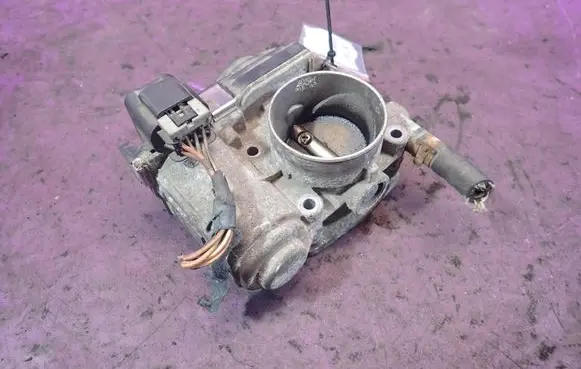 Opel Astra H Throttle body valve 