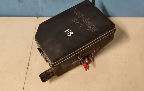Hyundai Tucson JM Fuse module 912262E270 912102E101