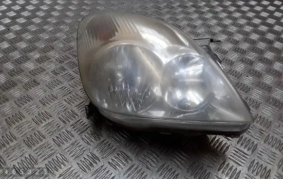 Toyota Corolla Verso E121 Headlight/headlamp