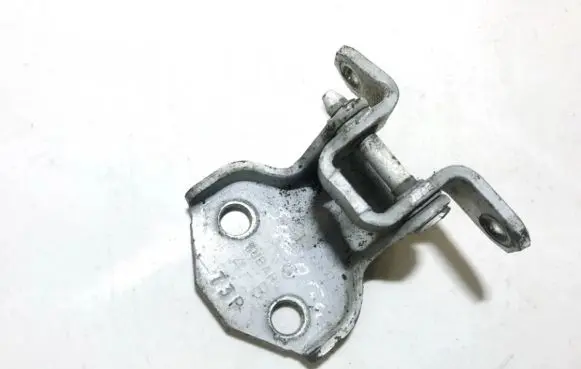 Subaru Forester SF Rear door lower hinge
