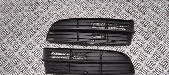 Volkswagen Touran I Front bumper lower grill 1T0853665 1T0853666