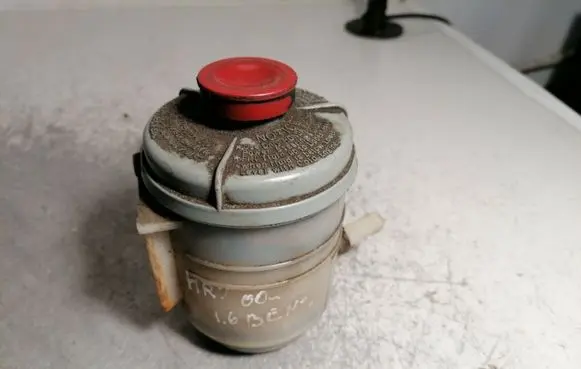 Honda HR-V Power steering fluid tank/reservoir