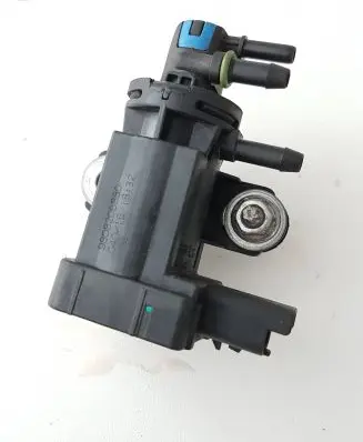 Ford Kuga II Turbo solenoid valve 9808206880 10122882 040151832