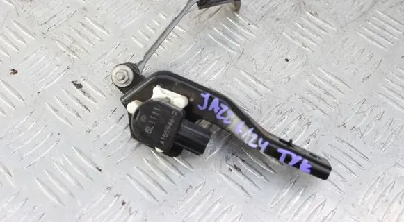 Honda Jazz Headlight/headlamp level sensor 8L1111