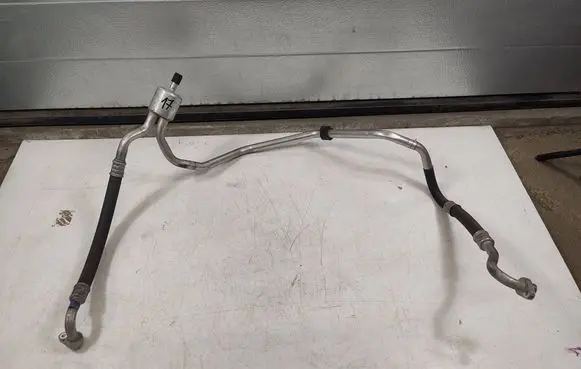Peugeot 3008 I Air conditioning (A/C) pipe/hose 9684368380