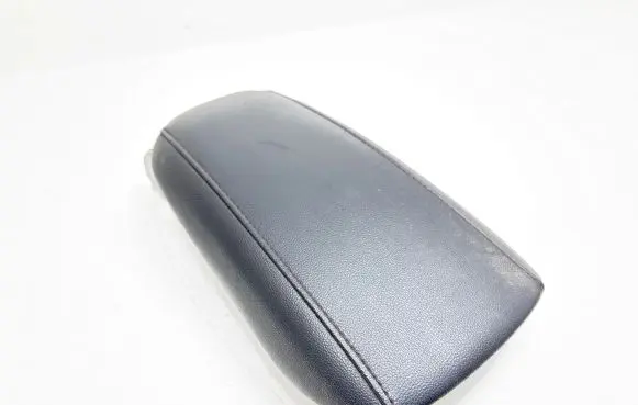 Ford Fusion II Armrest DS73F04604A L0210263AA08FAR