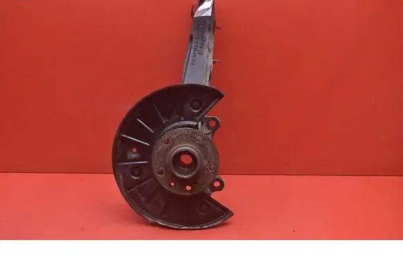 Volkswagen Touareg I Front wheel hub spindle knuckle 7L6407258A