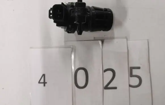 Mazda 3 Windshield washer fluid reservoir/tank 8603109210