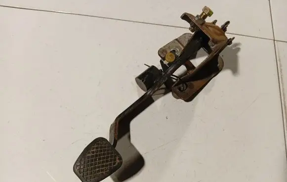 Honda HR-V Brake pedal 