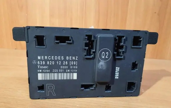 Mercedes-Benz Vito Viano W639 Door control unit/module 6398201226