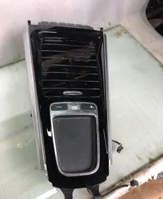 Mercedes-Benz GLA H247 Center console A1776806001