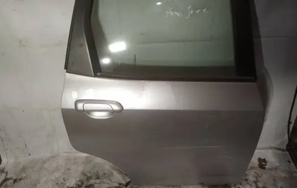 Honda Jazz Rear door pilkos