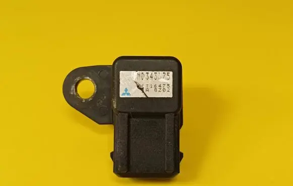 Mitsubishi Space Star Air pressure sensor E1T16475 MD343375