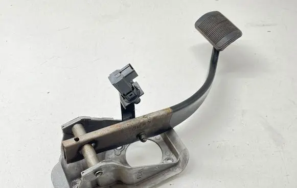 Dodge Durango III Brake pedal 04531656AA 51302