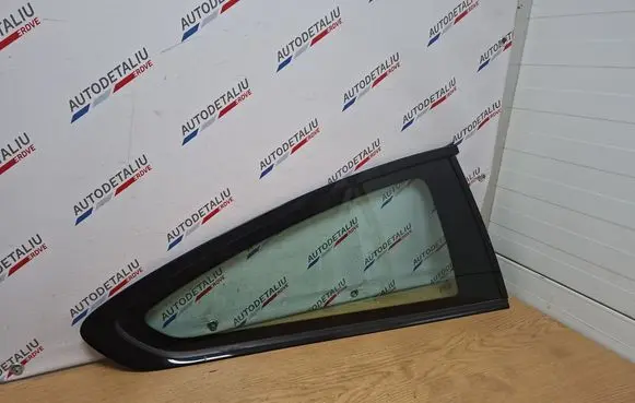 Rear side window