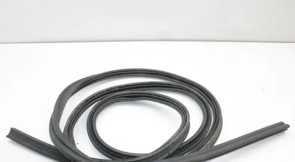Audi e-tron Trunk rubber seal (body) 4KE827705